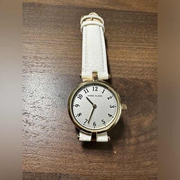ANNE KLEIN WATCH WITH WHITE LEATHER BAND - Picture 2 of 8